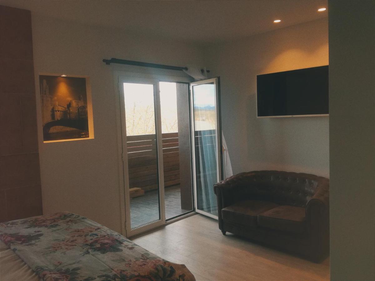 Turistic Girona - Piso De 1, 2 O 3 Habitaciones Bagian luar foto