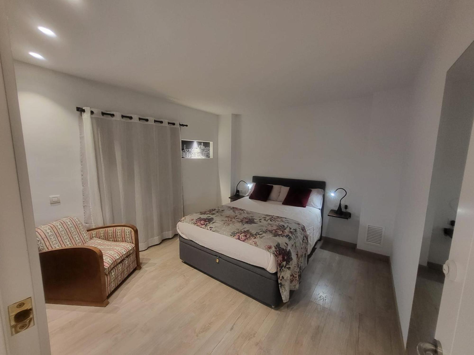 Turistic Girona - Piso De 1, 2 O 3 Habitaciones Bagian luar foto