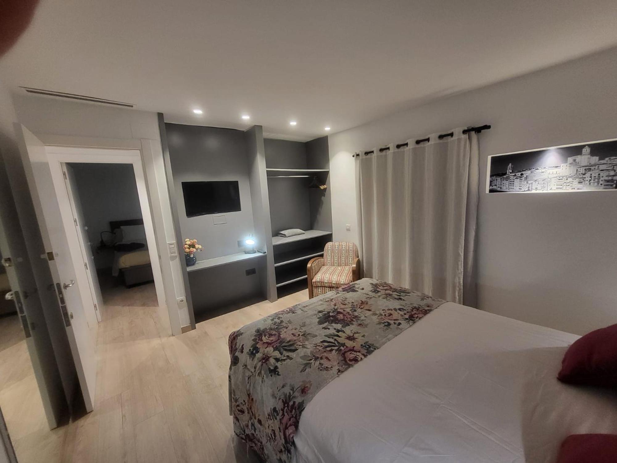 Turistic Girona - Piso De 1, 2 O 3 Habitaciones Bagian luar foto